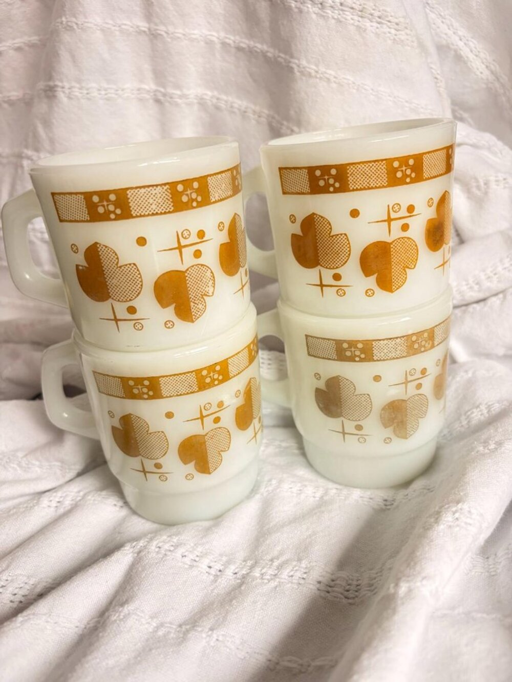 Vintage Milk Glass Mugs Set of 4 | Gold Leaf Pattern, 1970s Retro Drinkware